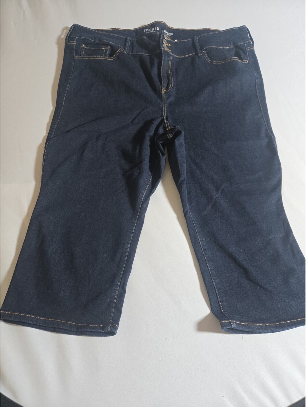 NWT Torrid Crop Jegging Super Soft Dark Wash Jeans Size 28 Plus Crop Stretch